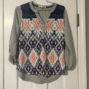 *4/$20* Jolt Junior  V Neck High Low Floral Lace Long Sleeve Blouse size small